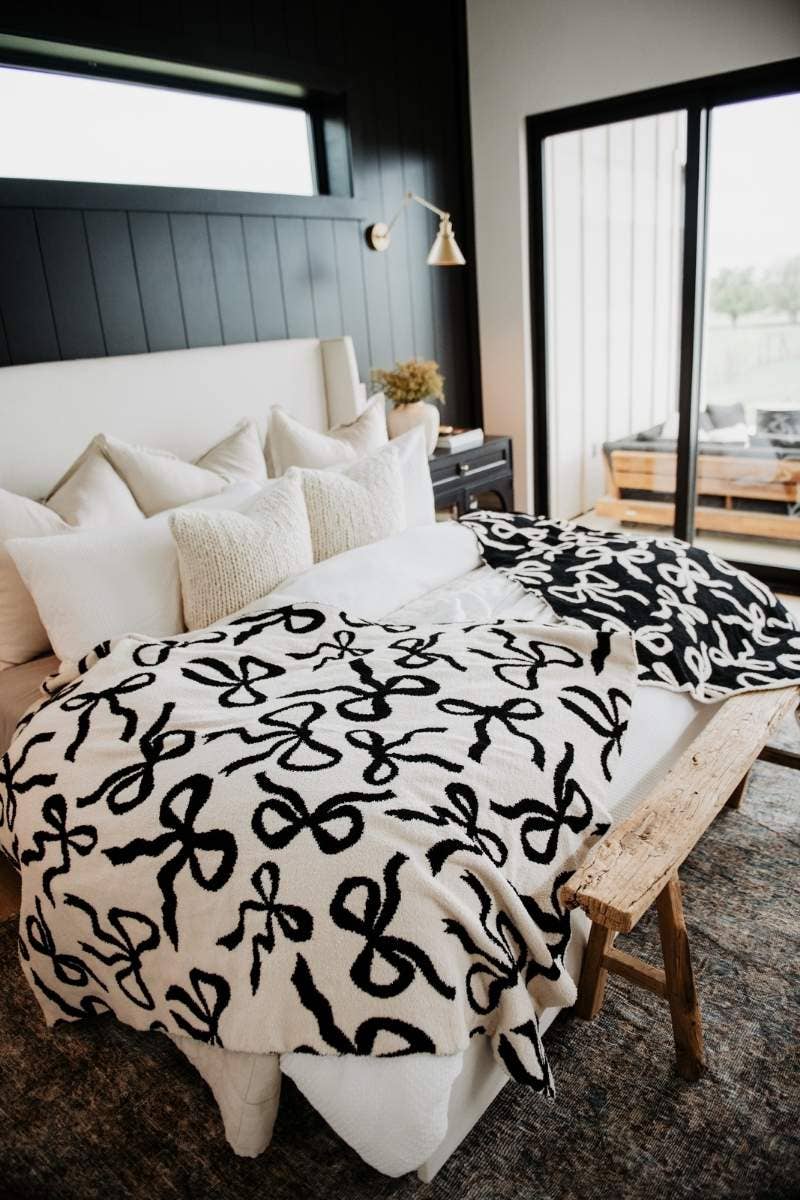 Black & White Bows Double Sided Wholesale Blanket