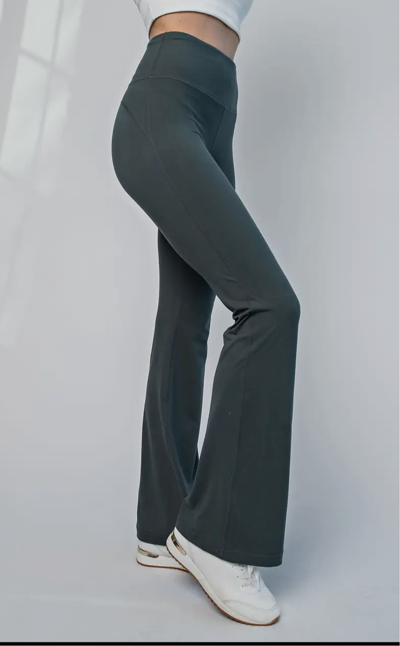 FLARED YOGA PANTS