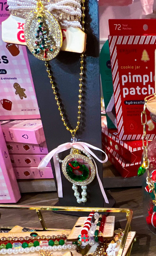 KIG plaid wreath necklace