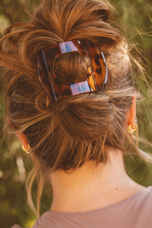 Shop ANDi - Leopard Curved Claw Clip