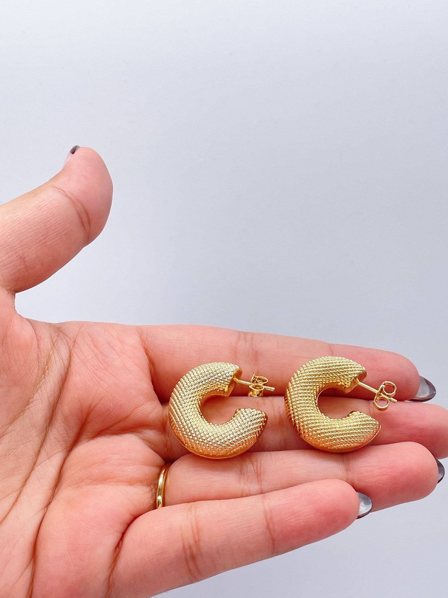 Milie Jewels - 18k Gold Filled Chunky Bubble Grain-Textured 8mm Open Hoop E
